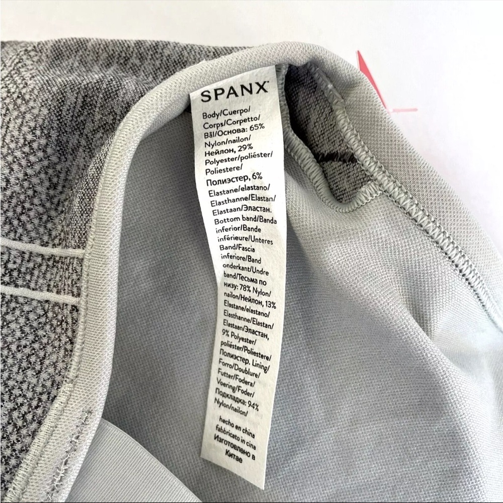 New Spanx Women’s Seamless Sculpt Sports Bra Spacedye Cloudy Grey Size Small NWT - Picture 5 of 5